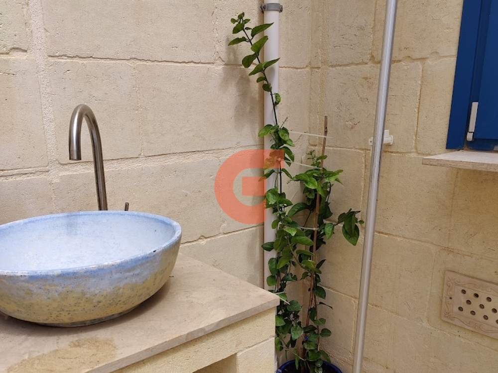 Custom made ceramic sink